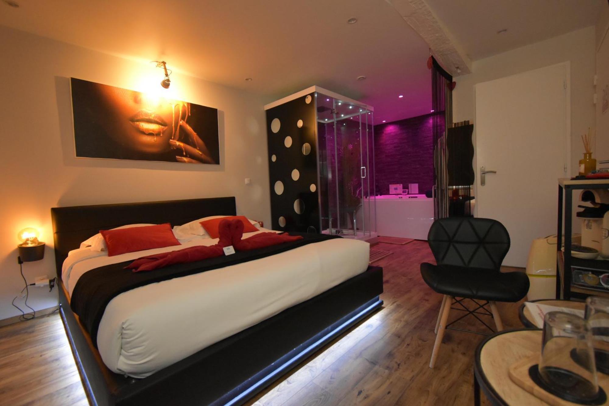 Privatif, Hammam Et Bulles, Nuits Chartraines, Appartement Chartres